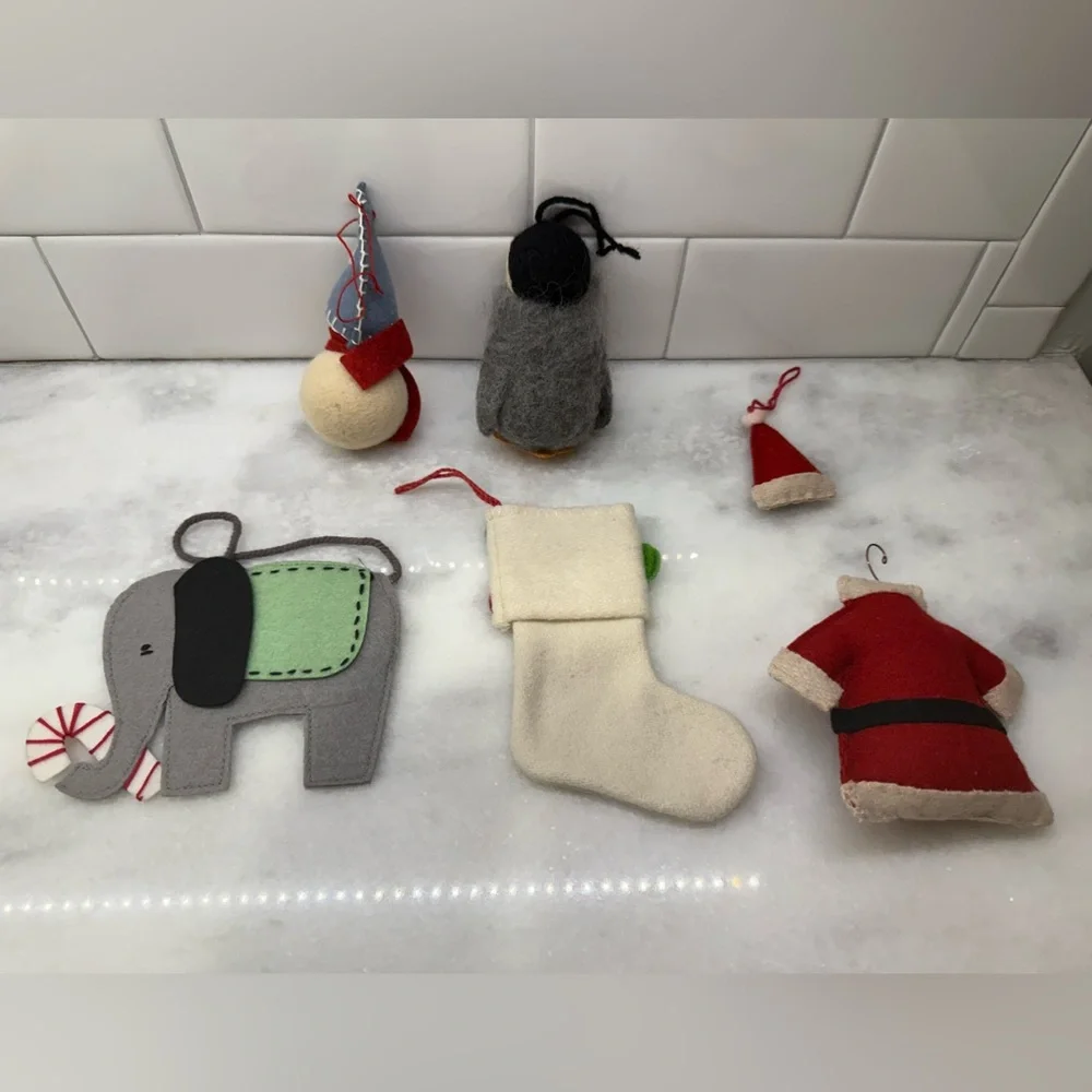 West Elm And Crate And Barrel Felt Christmas Ornaments. Set of 5. NWOT
